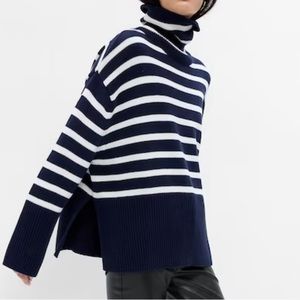 GAP NAVY Split Hem Turtleneck Striped Sweater